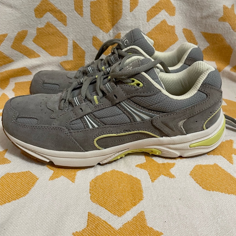 Vionic 23Walk Size 8.5 Gray Athletic Shoes